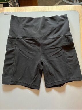 ATHLETA Salutation 5” short